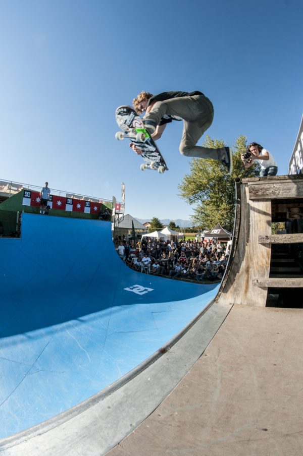 Jaime Mateu. Frontside 180 in. 