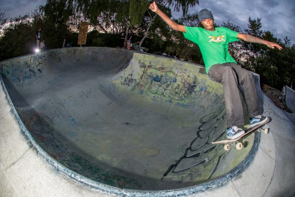 Seb Tabe. Frontside corner grind.