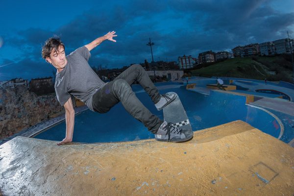 Alex Mosterin. Layback tailslide. Photo: Jaime Marcos