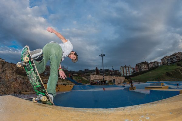 Jon Rosa. Backside nose blunt. Photo: Jaime Marcos