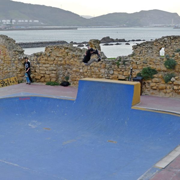 Alain Goikoetxea. Frontside air. Photo: J. Hay