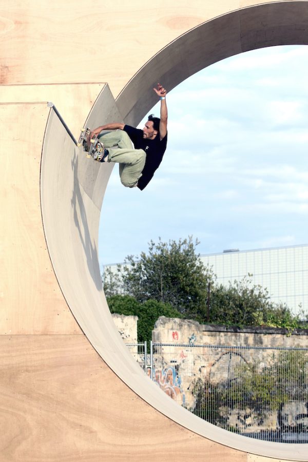 Ale frontside air