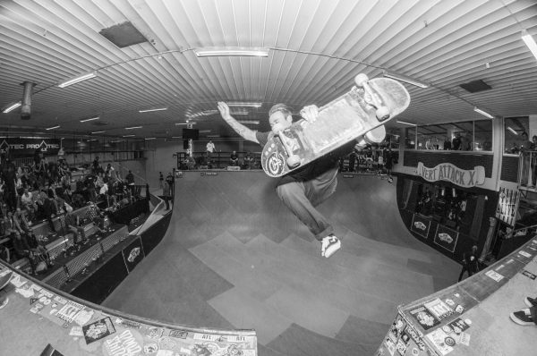 Chris Russell boneless over the channel. Photo: Nicola Debernardi