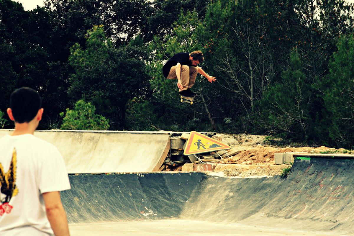 Tibo - ollie over the construction gap