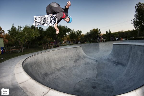 Andrea Casasanta. Backside ollie. 