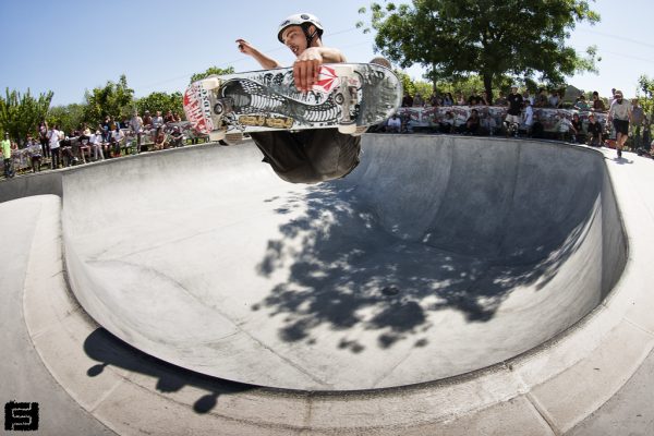 Bobby Kouresh. Frontside corner air.