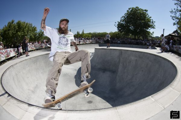 Jonatan Amotz. Frontside grind.