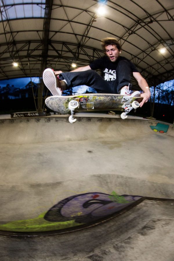 Sol. Frontside tailgrab one foot in Galdaka, Basque country.