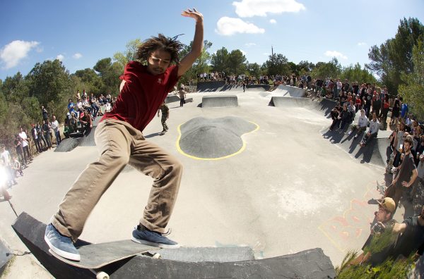 Frontside lipslide. Photo: Cédric de Rodot