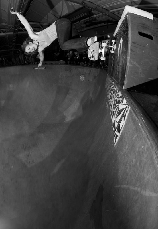 Lenore Sparks. Backside grind over the death box on the extension at Cruise and Booze. Eindhoven, Holland.  Photo: J. Hay