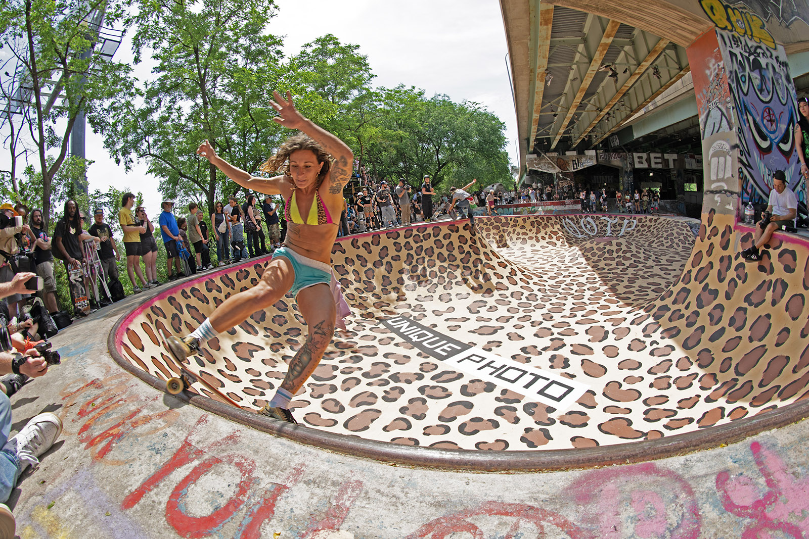 Dana. Frontside Grind